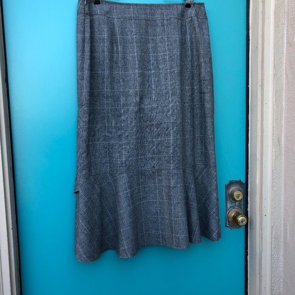 Tiered layered hem menswear maxi skirt - Picture 2 of 8